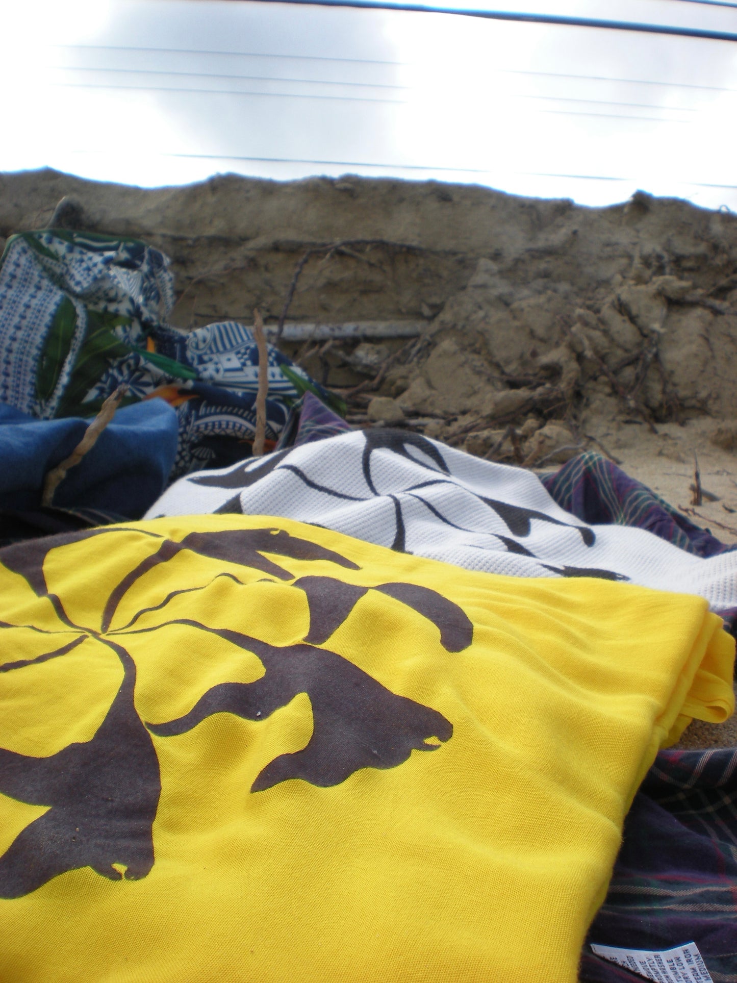 Manta Ray Flower Sarong