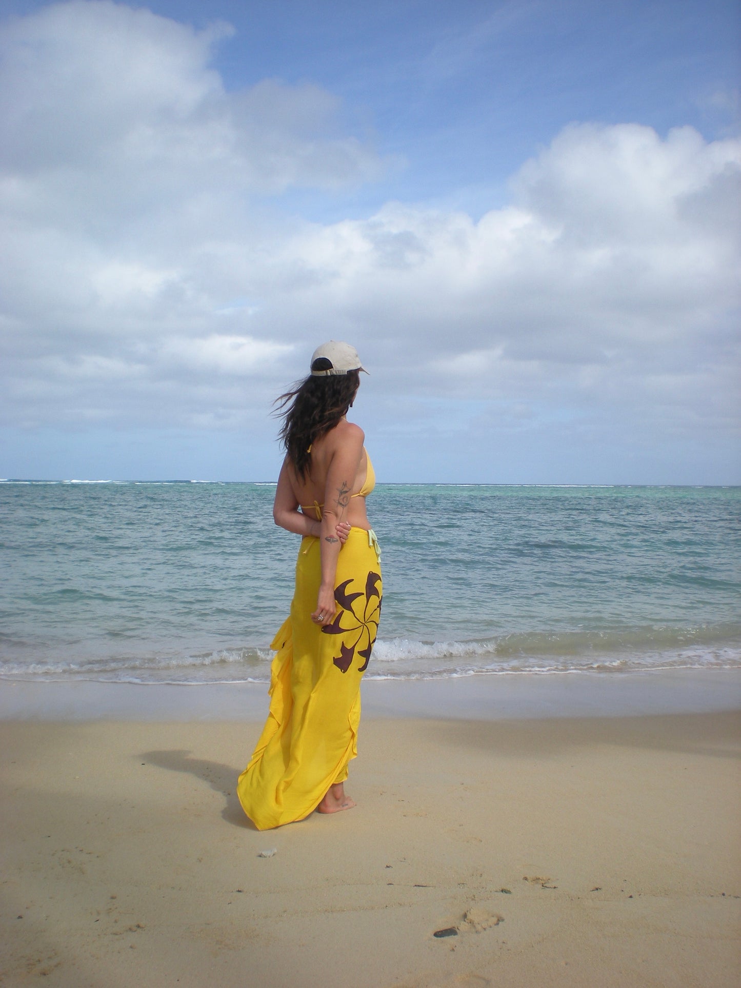 Manta Ray Flower Sarong